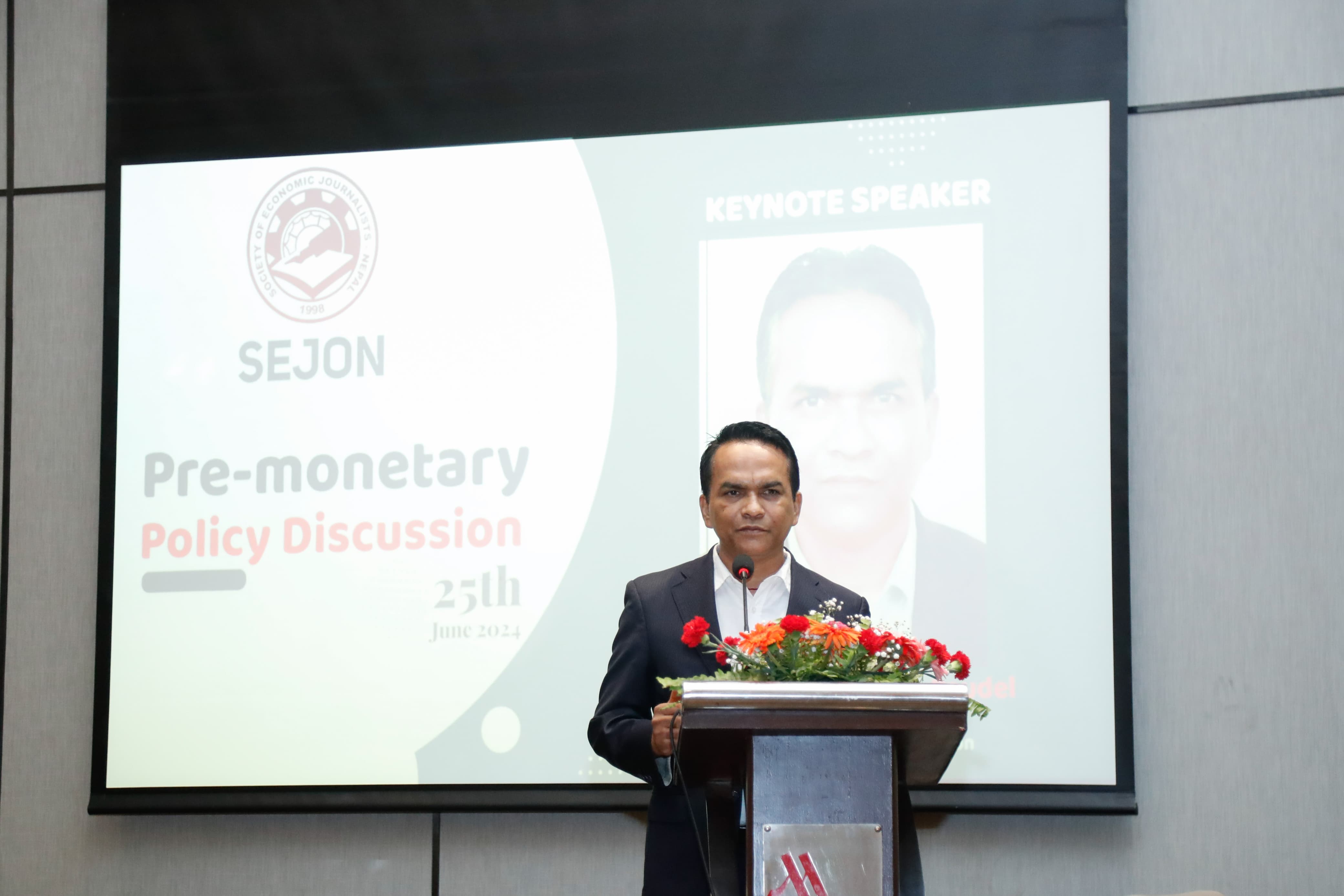 शेयर धितो कर्जाको सिमा हटाउनु अगाडी दीर्घकालिन प्रभाव नपर्ने गरी मौद्रिक नीति ल्याउन अर्थशास्त्री पौडेलको सुझाव